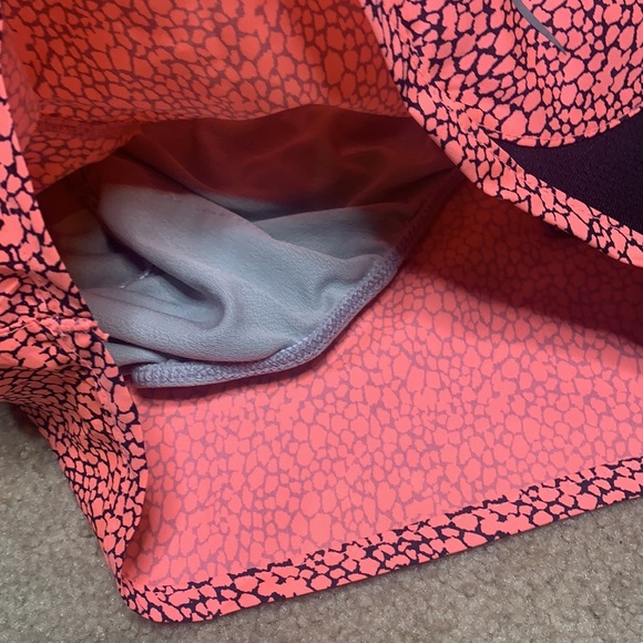 NIKE RUNNING SHORTS - Picture 2 of 6